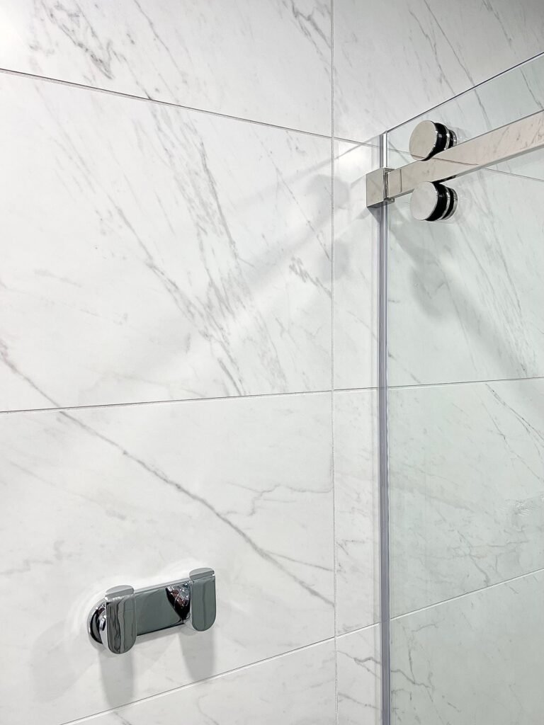New Jersey Design Trends into Your Bathroom Remodel