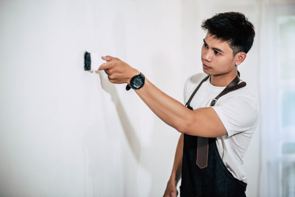 How to Handle Coordinating Different Workers During a Home Renovation